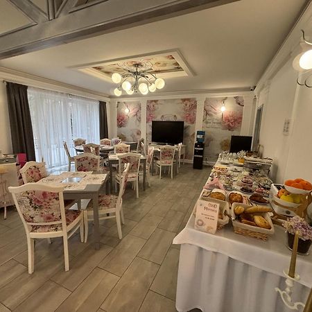 Villa Rose Garden Nyíregyháza 外观 照片