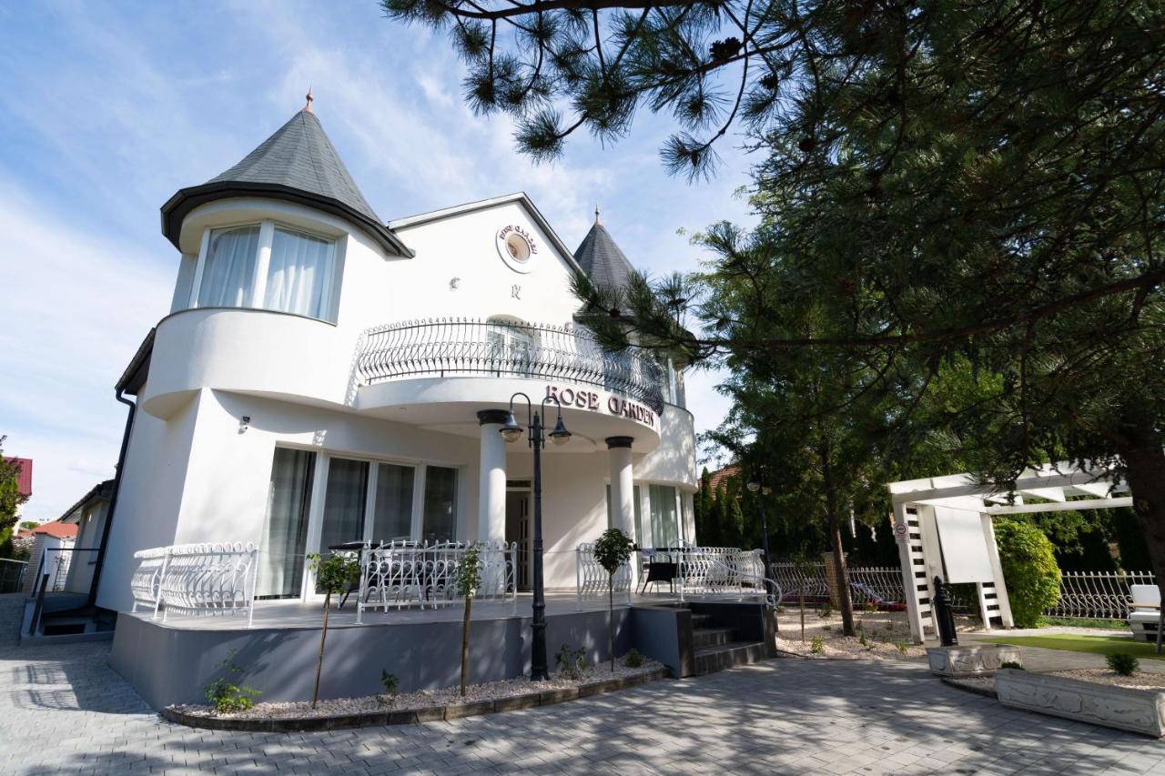 Villa Rose Garden Nyíregyháza 外观 照片
