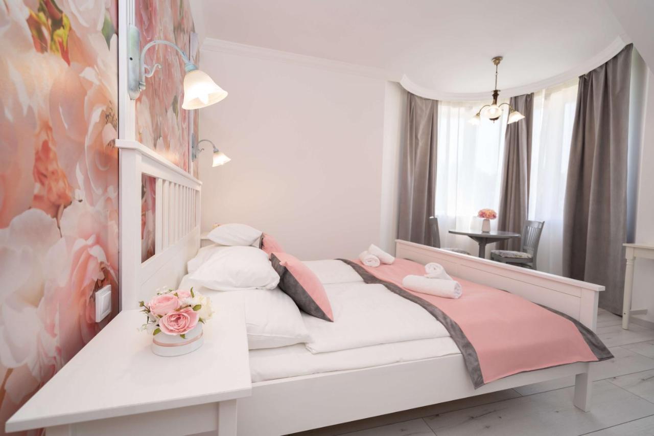 Villa Rose Garden Nyíregyháza 外观 照片