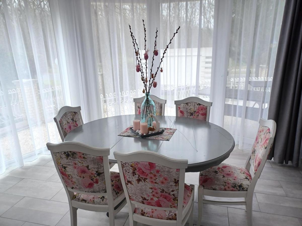 Villa Rose Garden Nyíregyháza 外观 照片
